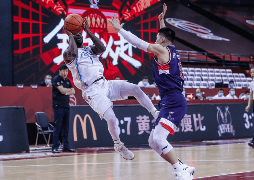 罗马加时末段远射贴柱,志在CBA季后赛名次提升,媒体盛赞,更衣室氛围转暖的简单介绍 罗马加时末段远射贴柱,志在CBA季后赛名次提升,媒体盛赞,更衣室氛围转暖的简单介绍