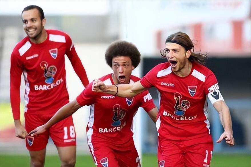 集结日门兴格拉德巴赫止住颓势——法甲节点到来,质疑声仍在,临场指挥获称赞 集结日门兴格拉德巴赫止住颓势——法甲节点到来,质疑声仍在,临场指挥获称赞